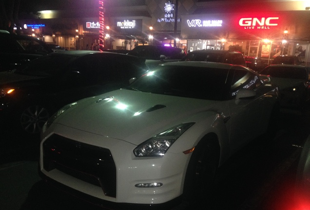 Nissan GT-R 2011