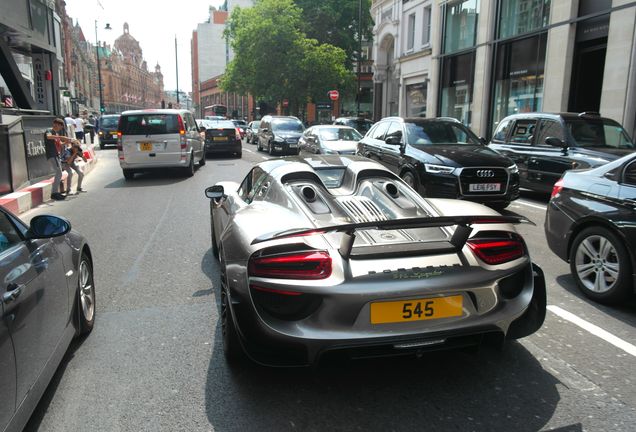 Porsche 918 Spyder Weissach Package