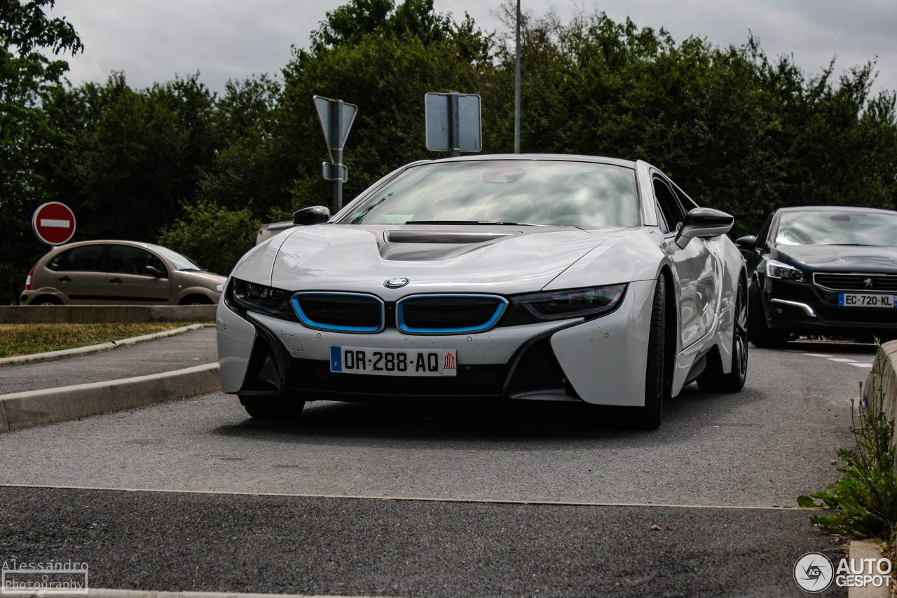 BMW i8