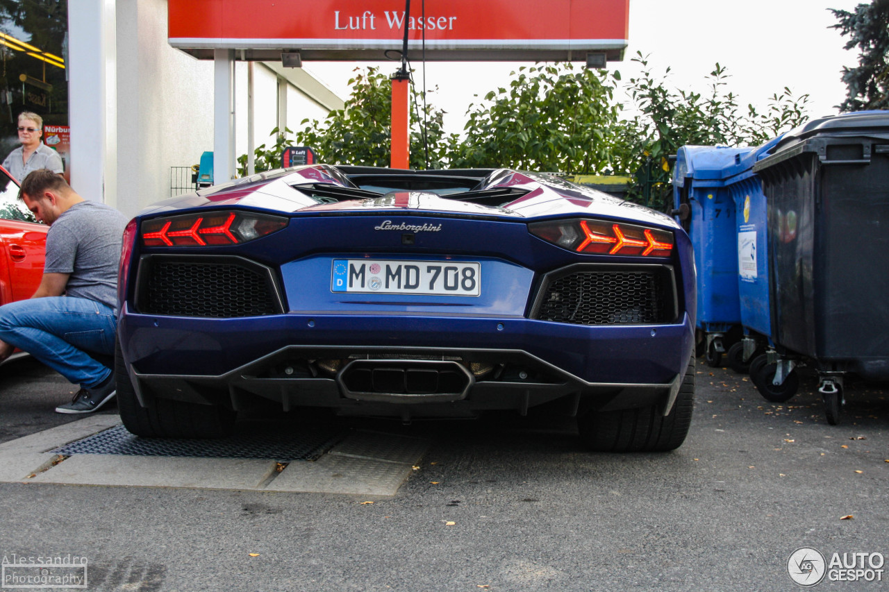 Lamborghini Aventador LP700-4 Roadster