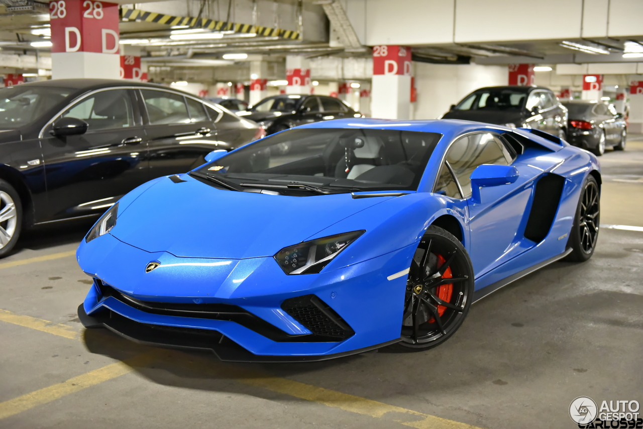 Lamborghini Aventador S LP740-4