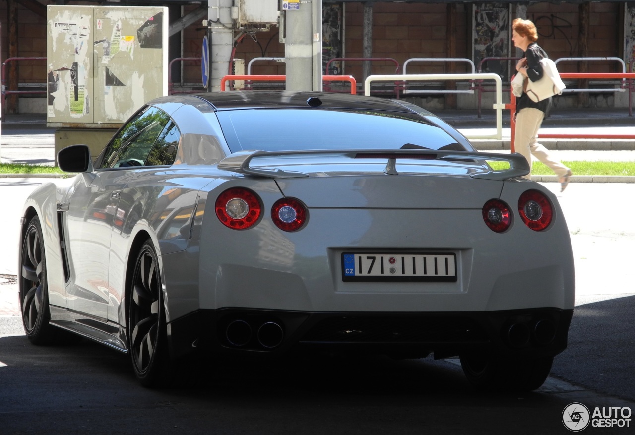 Nissan GT-R