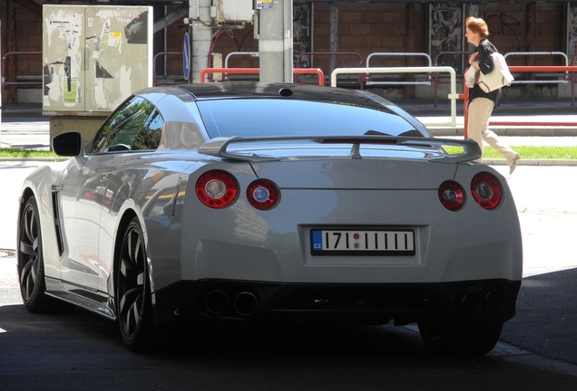 Nissan GT-R