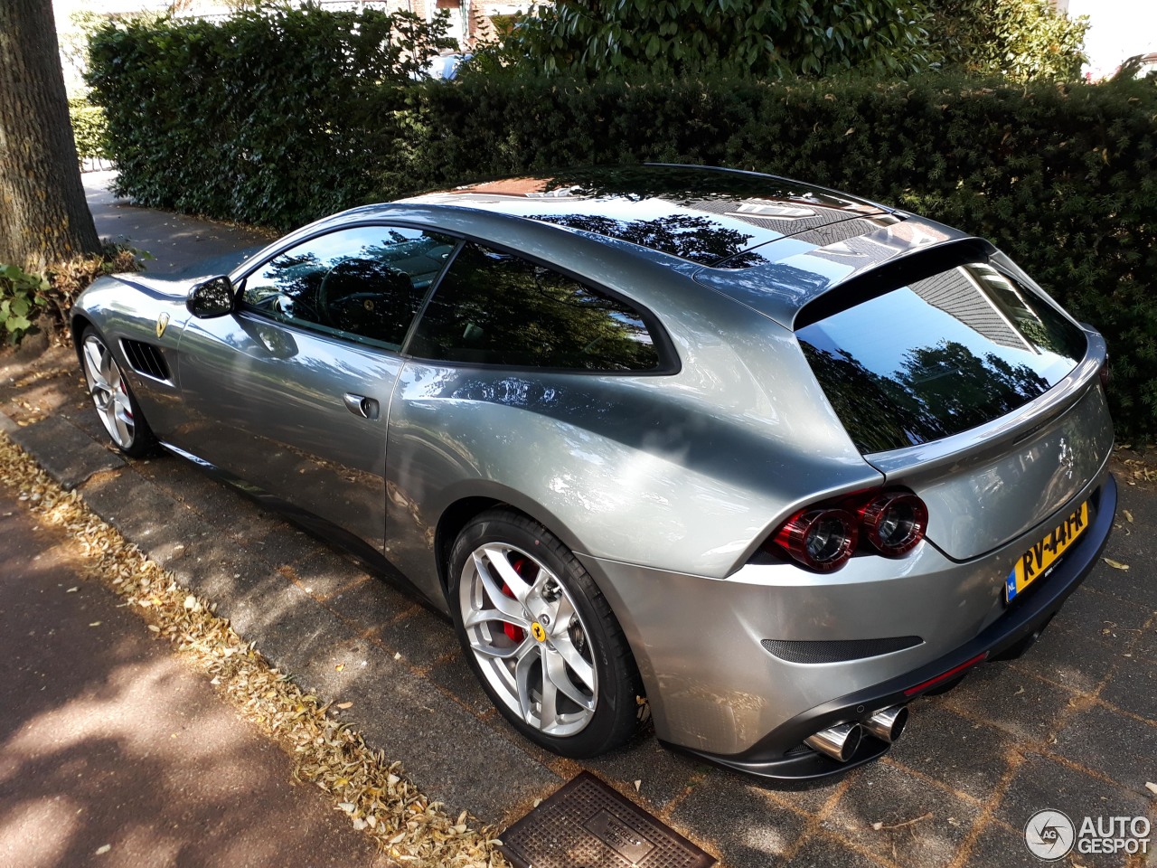 Ferrari GTC4Lusso T