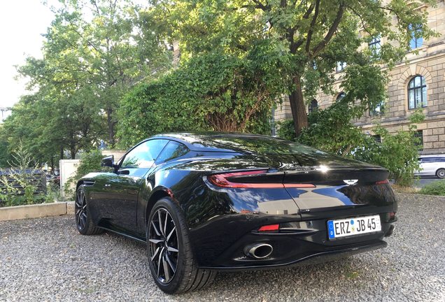 Aston Martin DB11