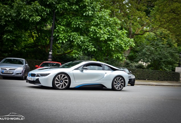 BMW i8