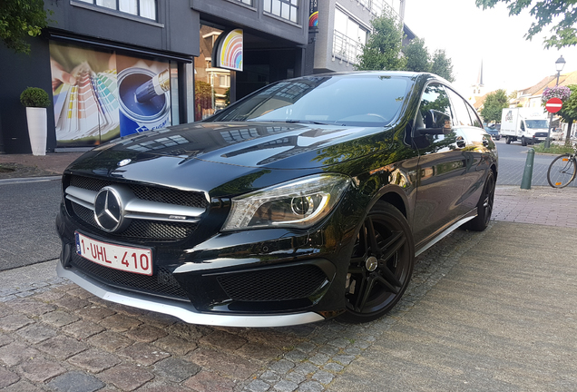 Mercedes-AMG CLA 45 Shooting Brake X117