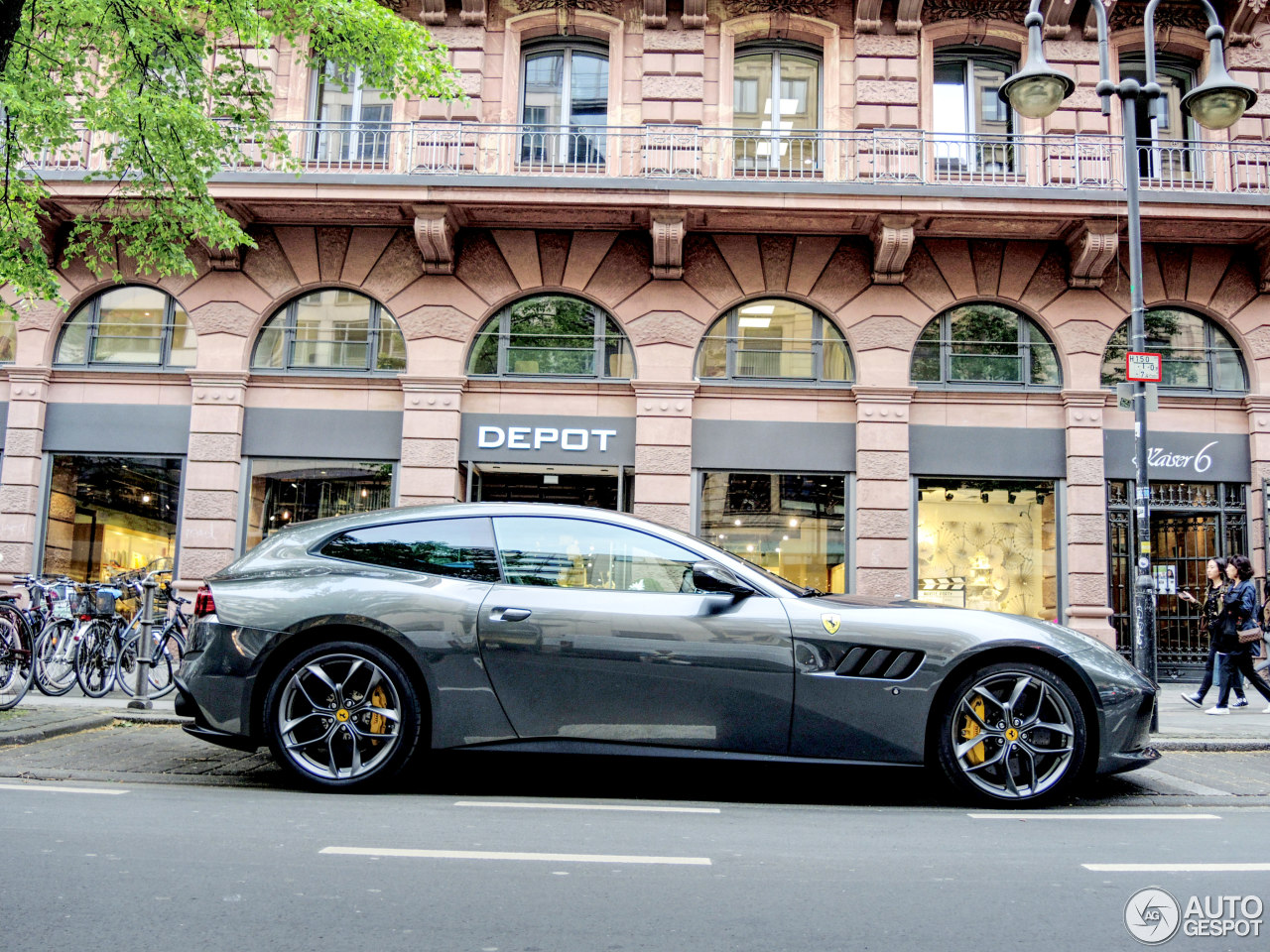 Ferrari GTC4Lusso