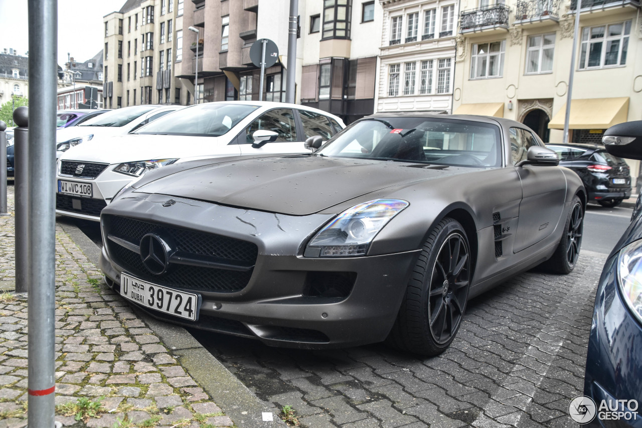 Mercedes-Benz SLS AMG