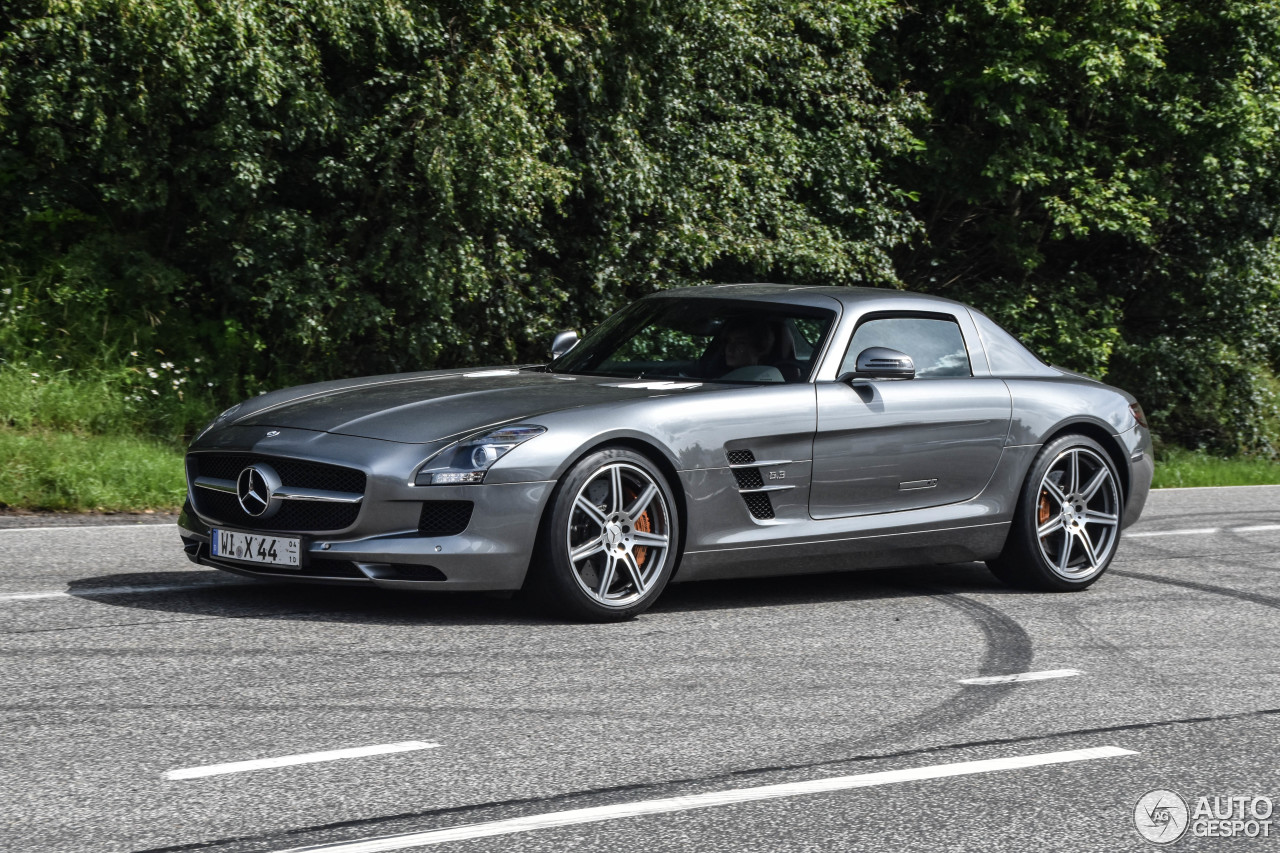 Mercedes-Benz SLS AMG