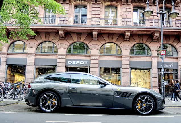 Ferrari GTC4Lusso