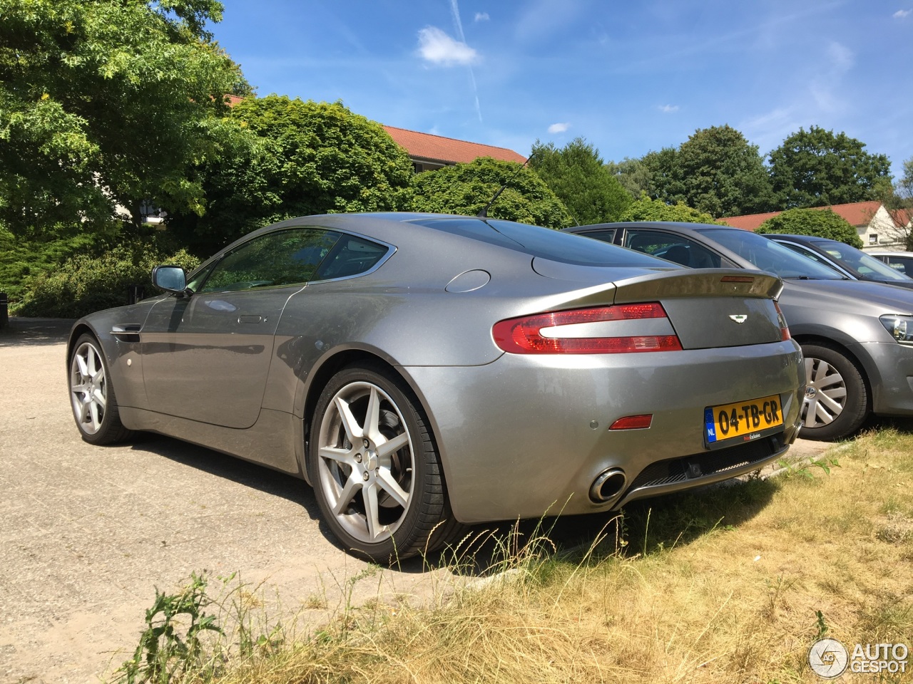 Aston Martin V8 Vantage