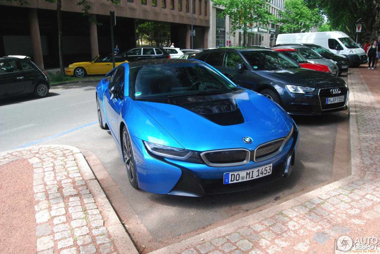 BMW i8