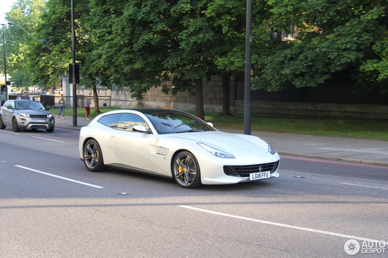 Ferrari GTC4Lusso