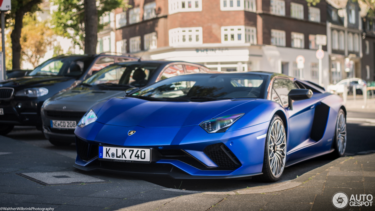 Lamborghini Aventador S LP740-4 Roadster