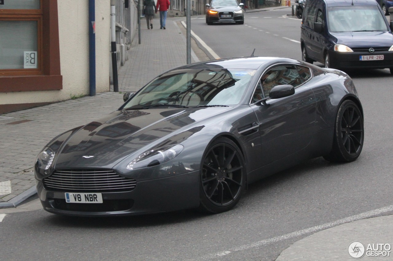 Aston Martin V8 Vantage