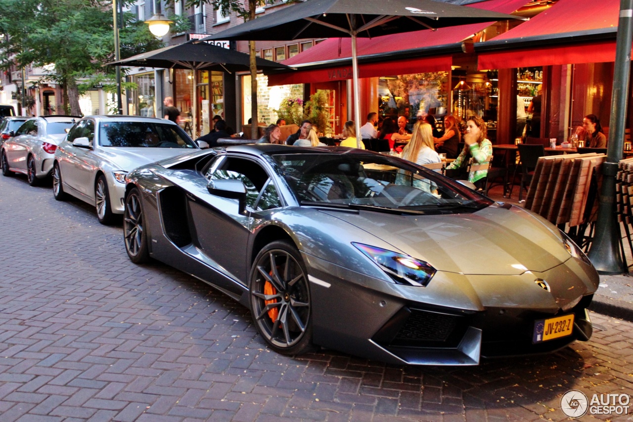 Lamborghini Aventador LP700-4 Roadster