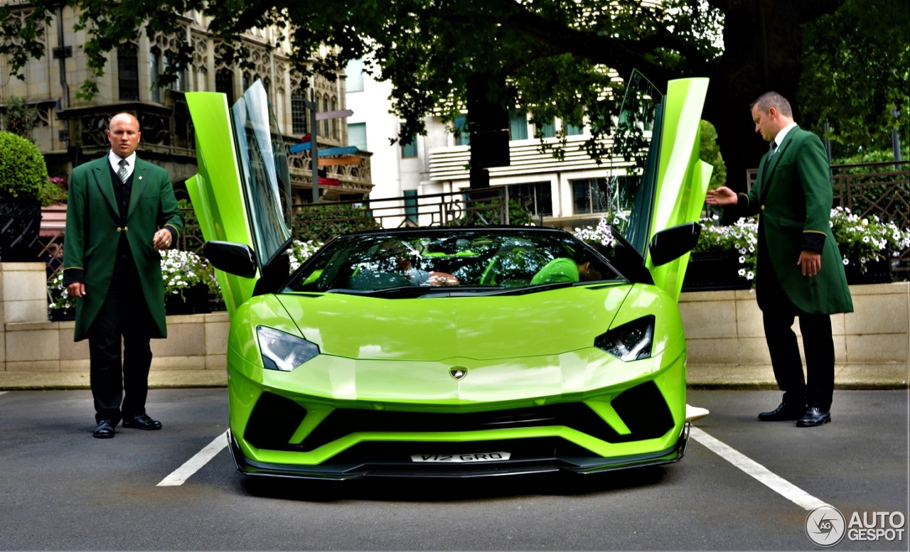 Lamborghini Aventador S LP740-4 Roadster