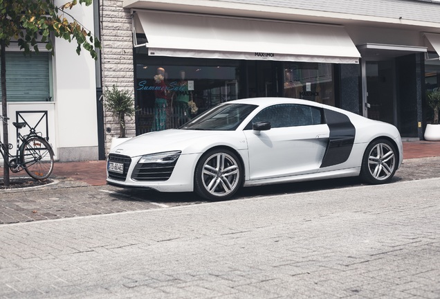 Audi R8 V10 Plus 2013