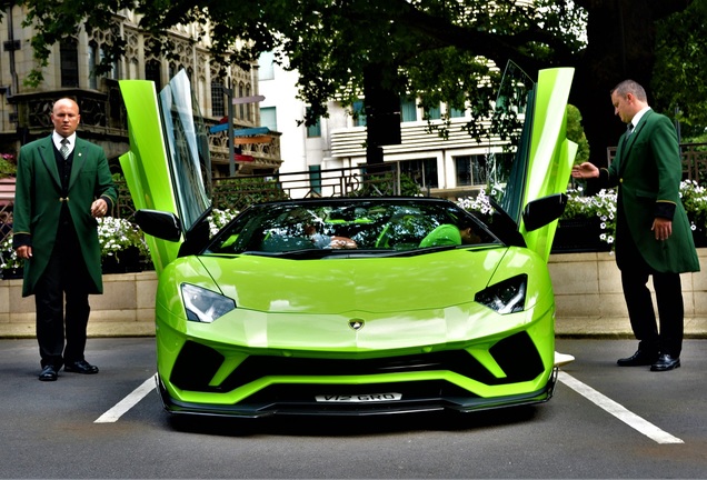 Lamborghini Aventador S LP740-4 Roadster