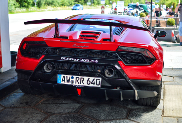 Lamborghini Huracán LP640-4 Performante