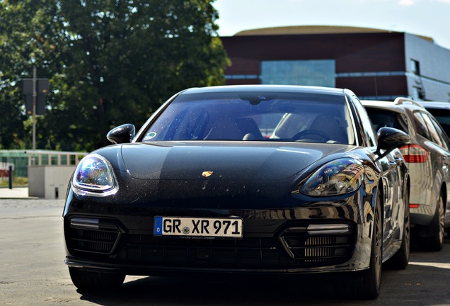 Porsche 971 Panamera Turbo