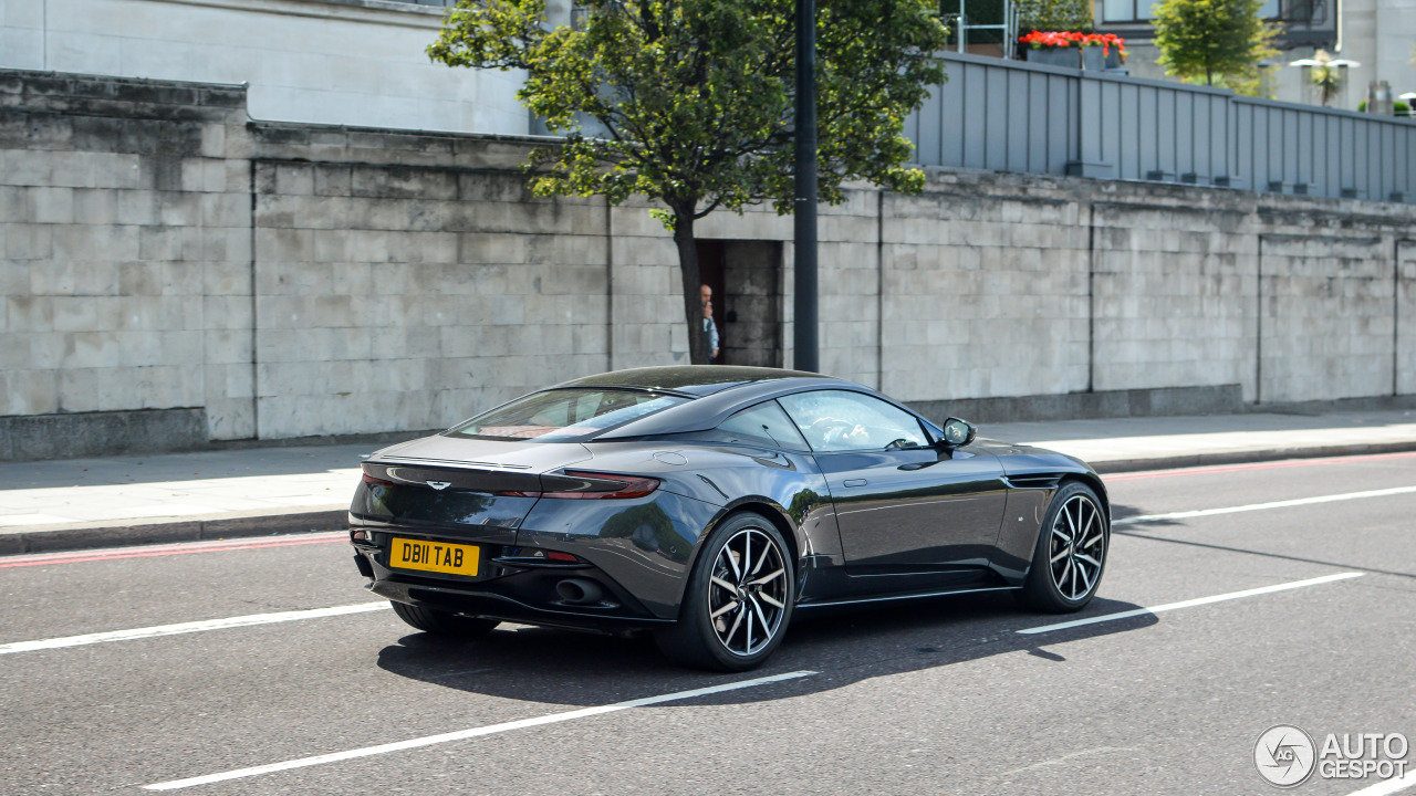 Aston Martin DB11