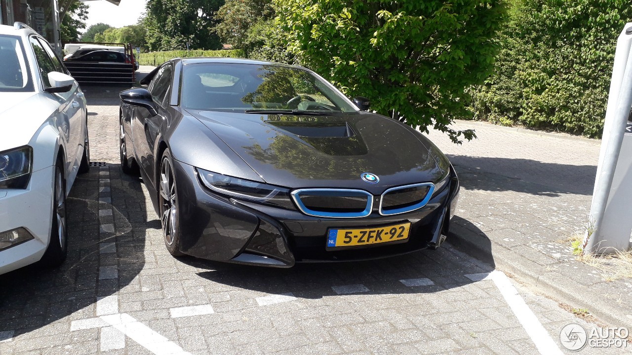 BMW i8