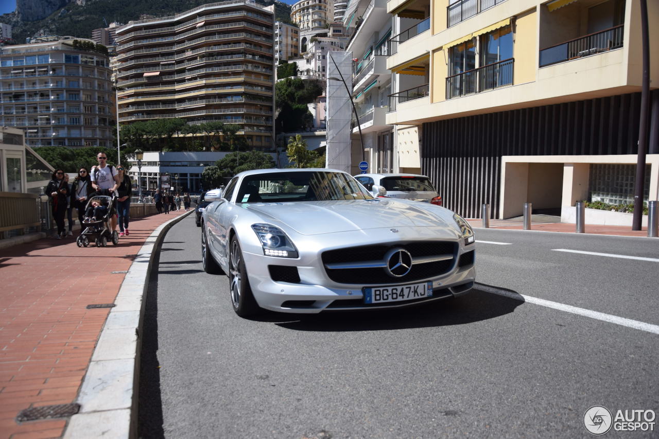 Mercedes-Benz SLS AMG