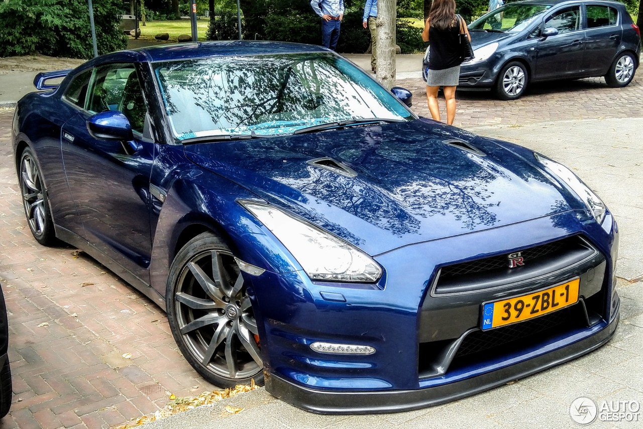 Nissan GT-R 2011