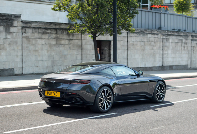 Aston Martin DB11