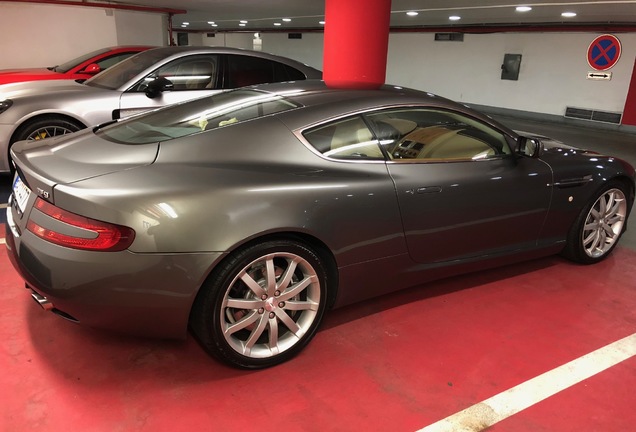 Aston Martin DB9