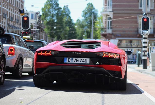 Lamborghini Aventador S LP740-4