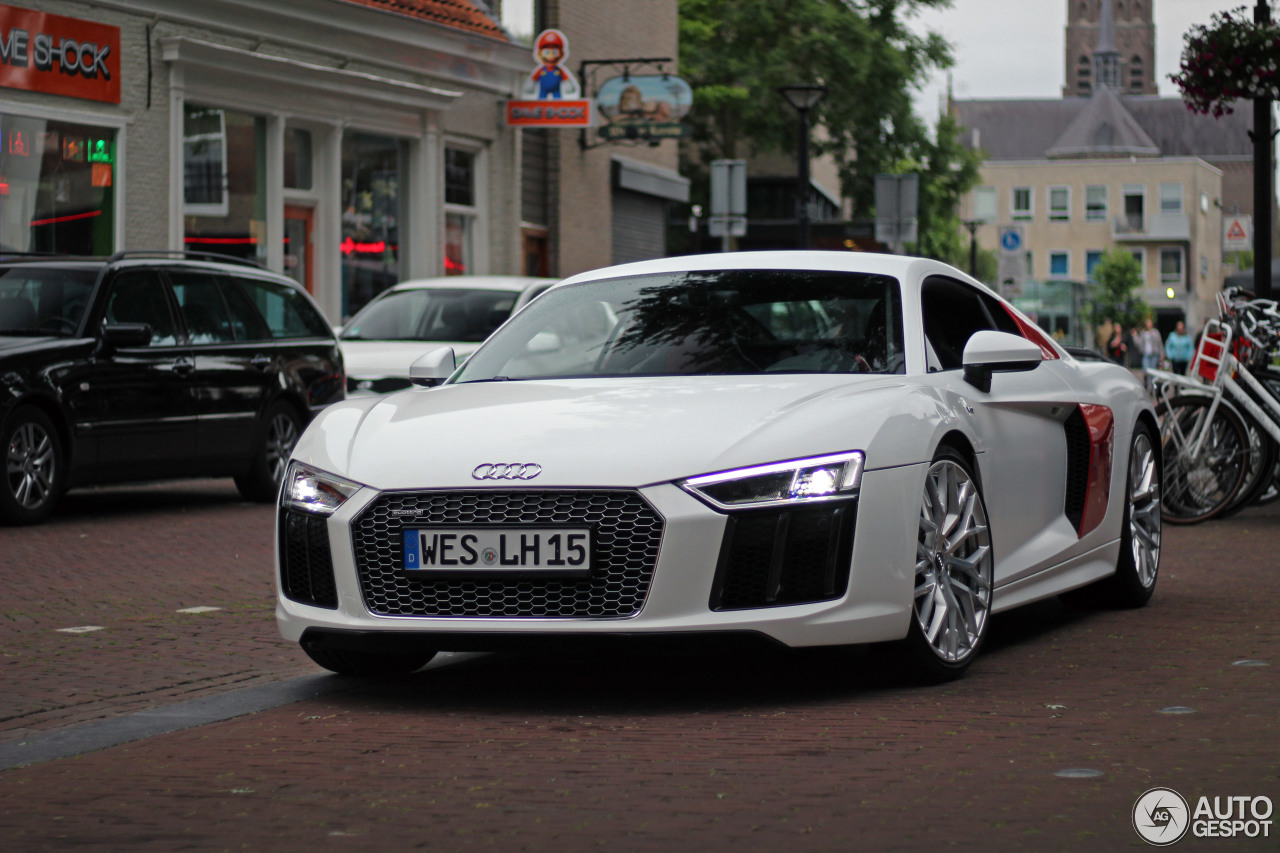 Audi R8 V10 Plus 2015