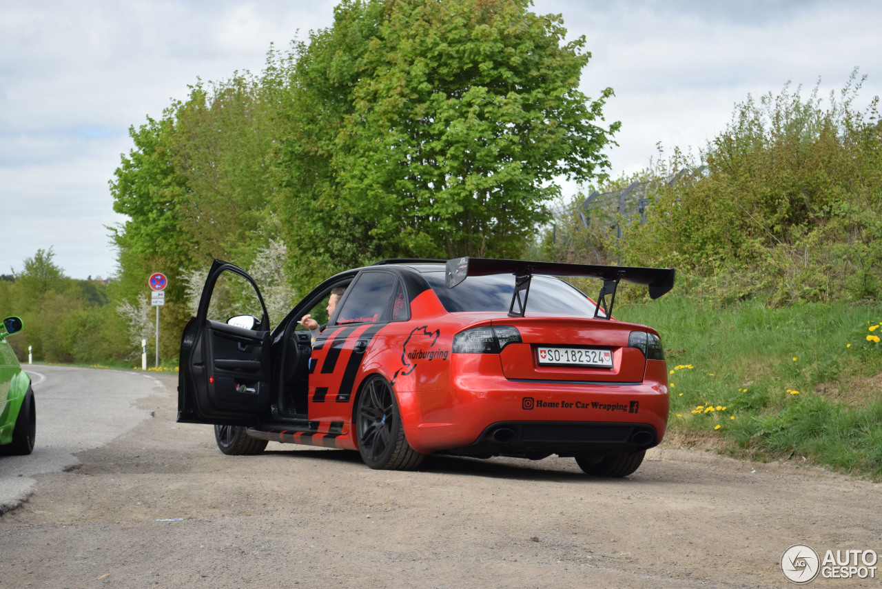 Audi RS4 Sedan