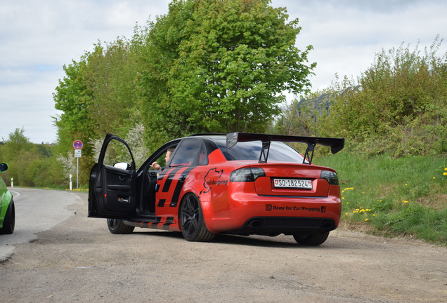 Audi RS4 Sedan