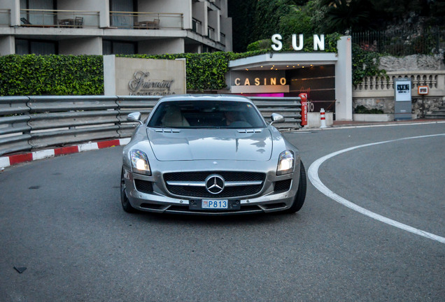 Mercedes-Benz SLS AMG