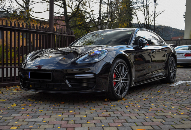 Porsche 971 Panamera Turbo