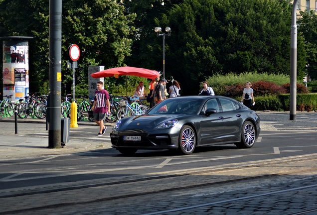 Porsche 971 Panamera Turbo