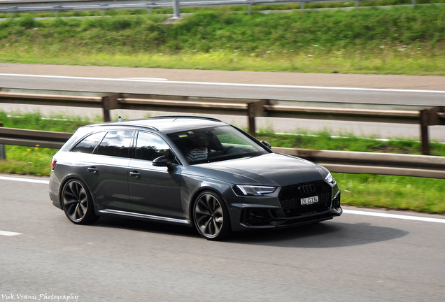 Audi RS4 Avant B9