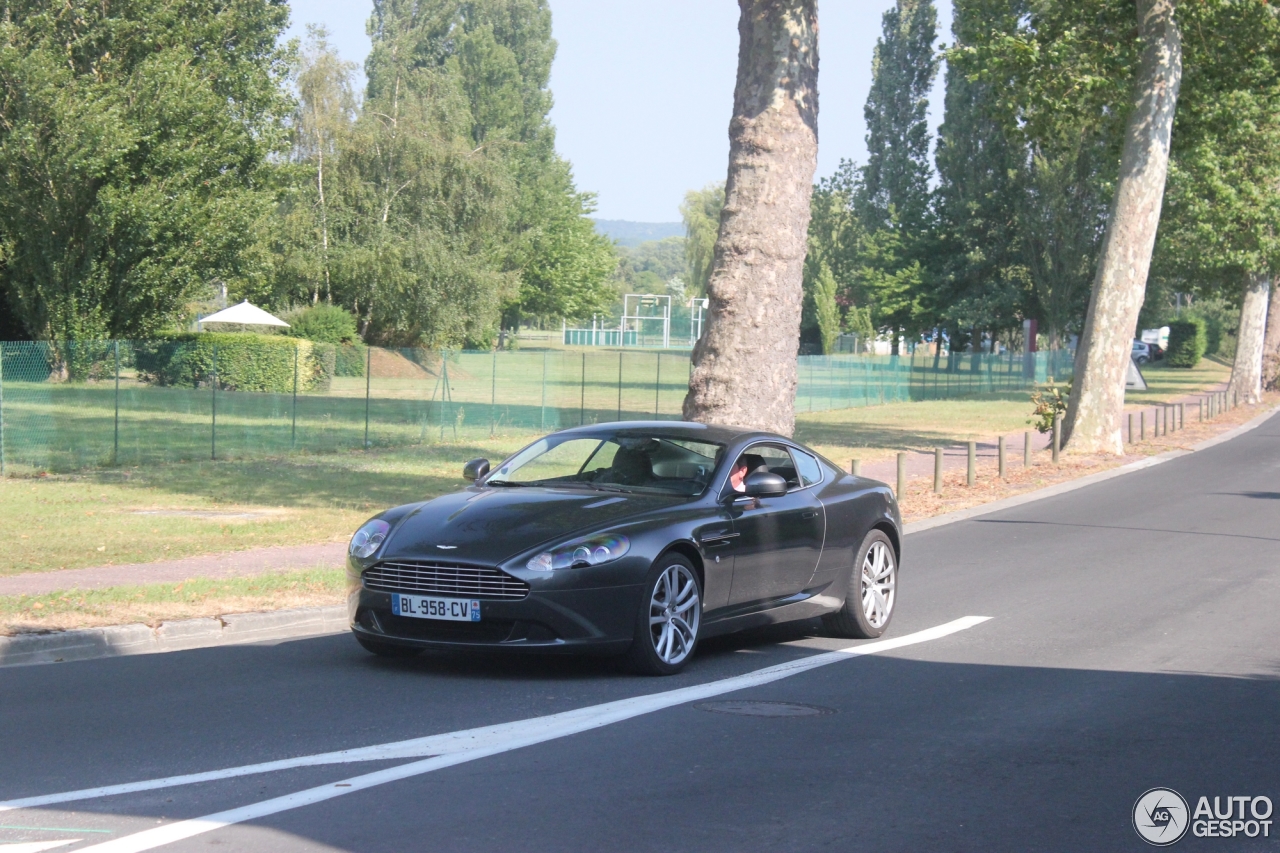 Aston Martin DB9 2010