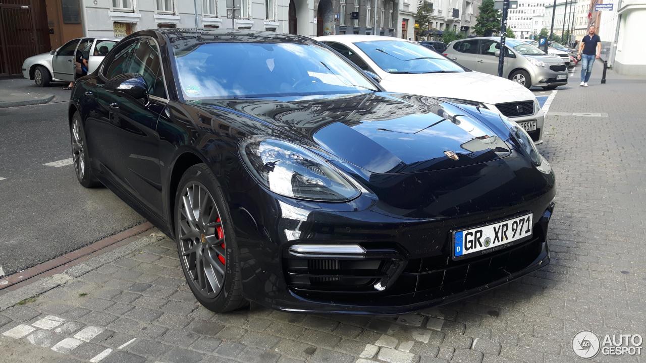 Porsche 971 Panamera Turbo