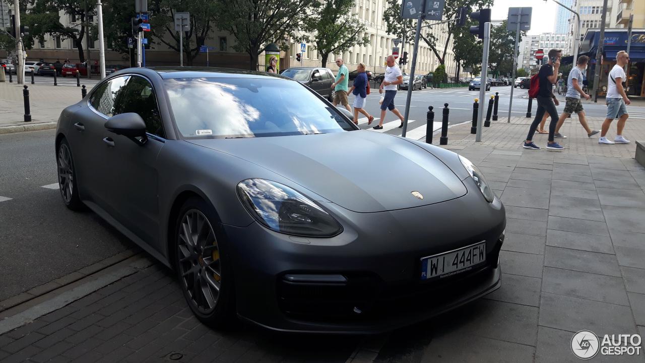 Porsche 971 Panamera Turbo