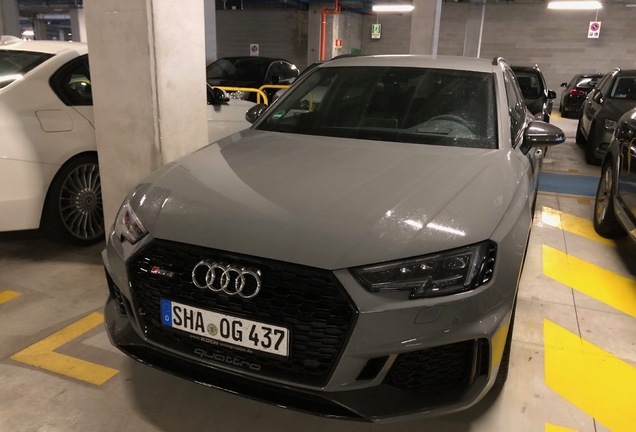 Audi RS4 Avant B9