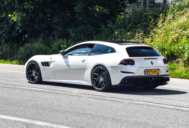 Ferrari GTC4Lusso