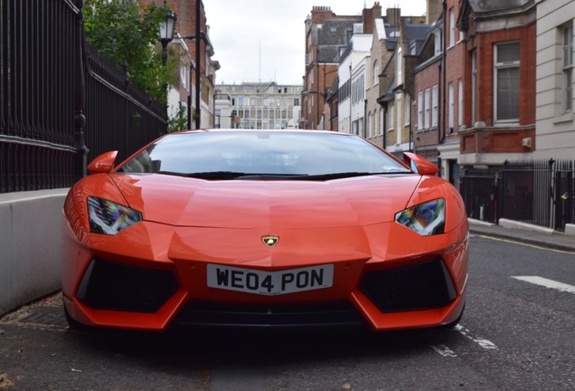 Lamborghini Aventador LP700-4