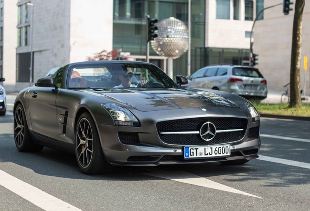 Mercedes-Benz SLS AMG GT Roadster Final Edition