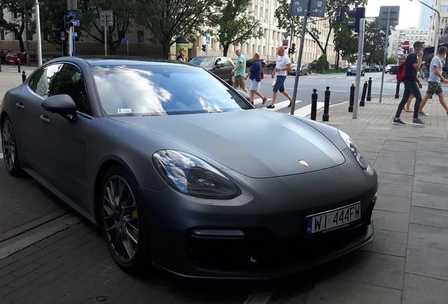 Porsche 971 Panamera Turbo