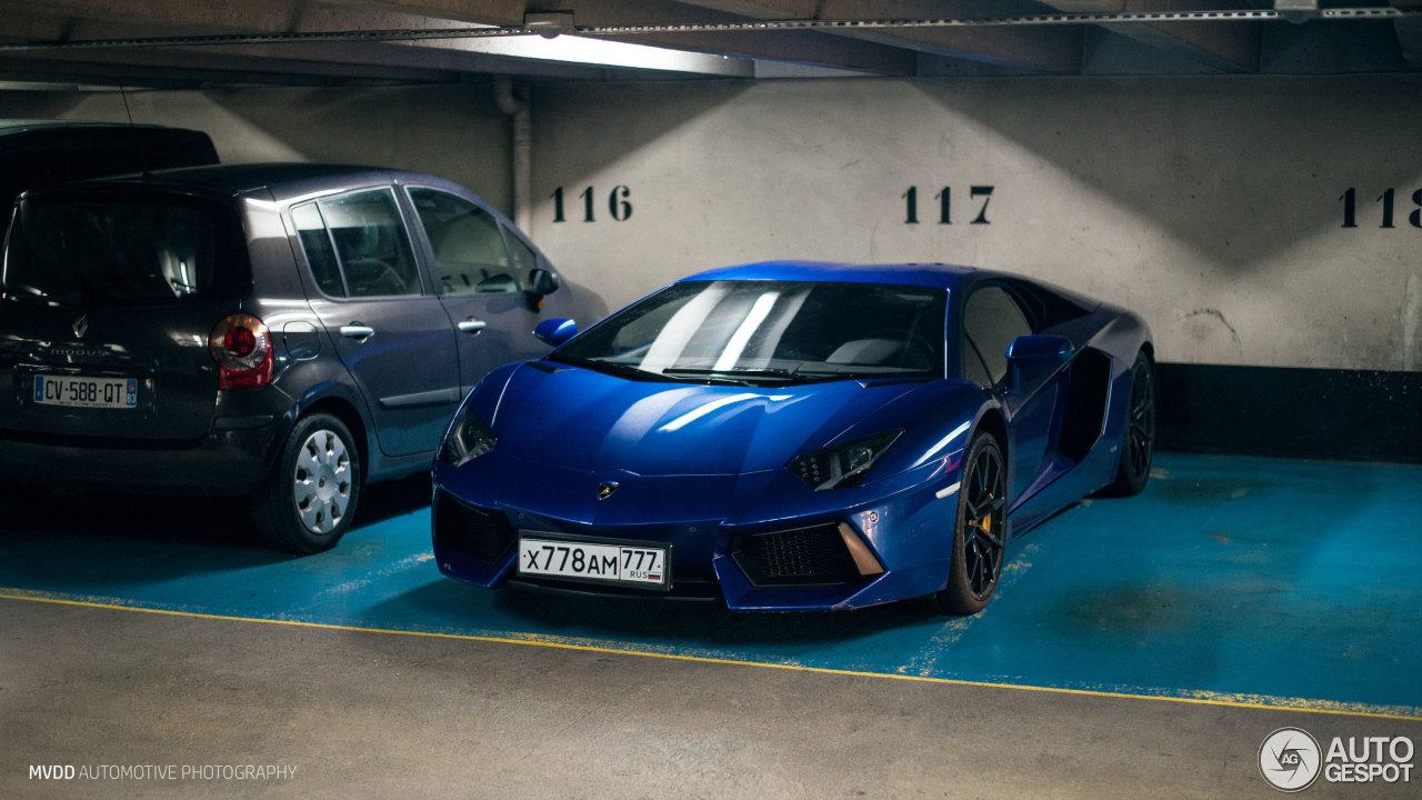 Lamborghini Aventador LP700-4