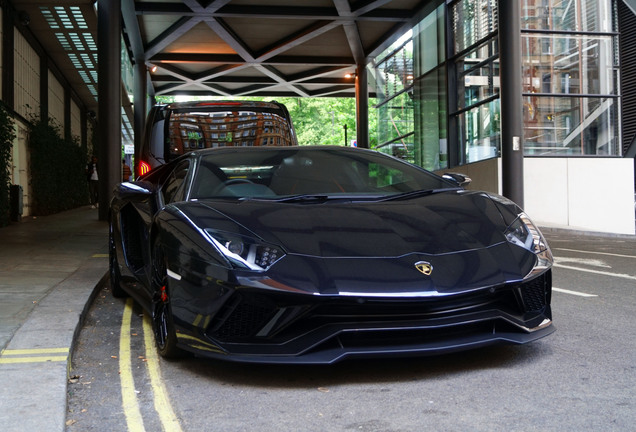 Lamborghini Aventador S LP740-4